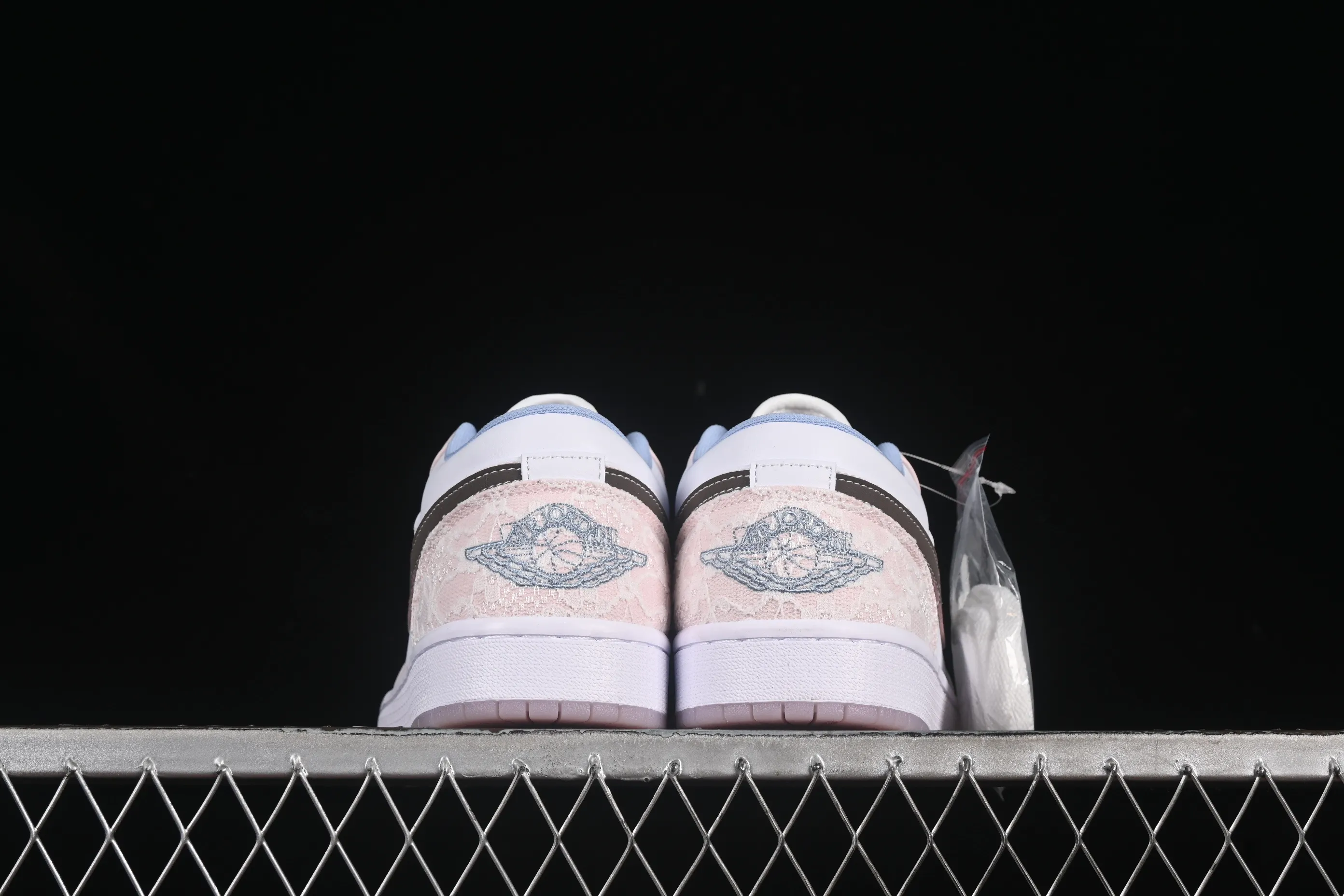 All categories Air Jordan Jordan series basketball shoes Air Jordan 1 Low Air Jordan 1 Low AJ1 Joe 1 carved powder low-top cultural casual sneakers IB8859-101